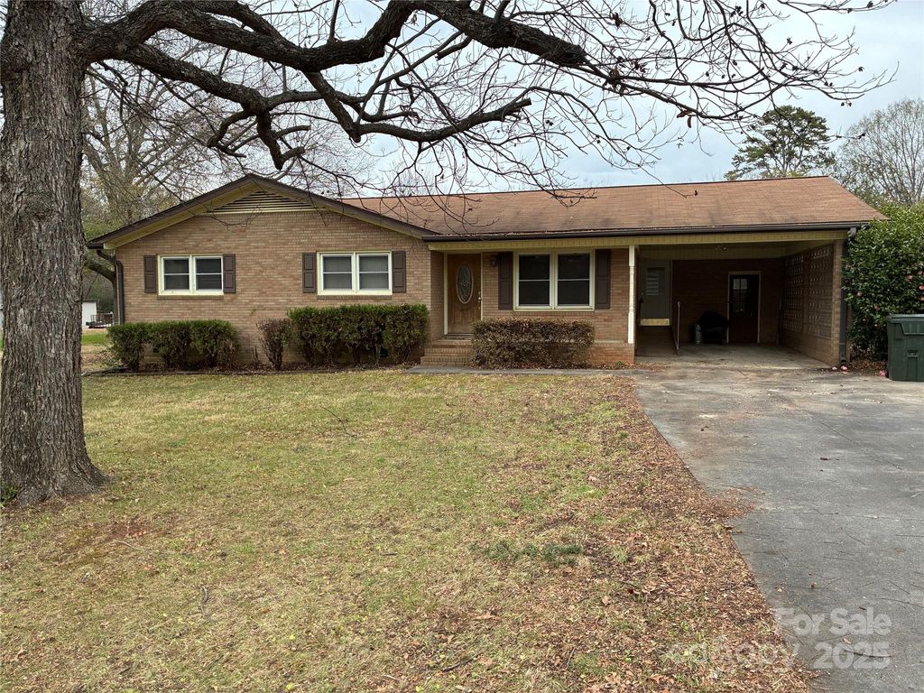 763 Gladden Place NW, Concord, NC 28027