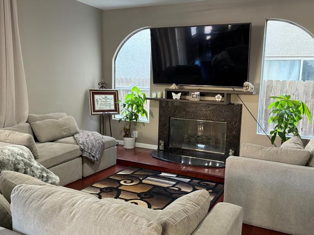 475 Santa Barbara St, Los Banos, CA 93635