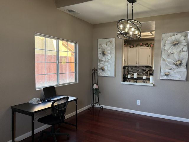 475 Santa Barbara St, Los Banos, CA 93635