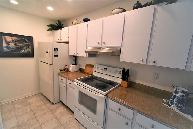 1712 GLENHOUSE DRIVE GL417, Sarasota, FL 34231