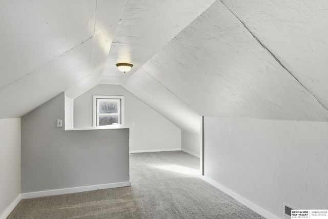 3220 N 69 Street, Omaha, NE 68104