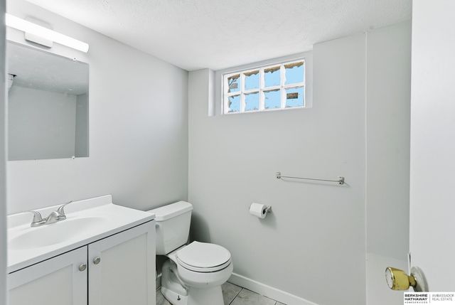 3220 N 69 Street, Omaha, NE 68104