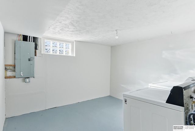 3220 N 69 Street, Omaha, NE 68104