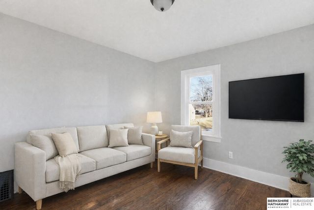 3220 N 69 Street, Omaha, NE 68104