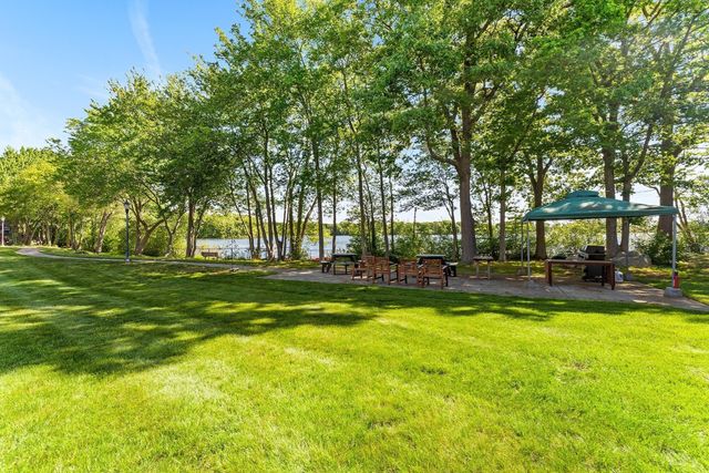 12 Royal Lake 8, Braintree, MA 02184