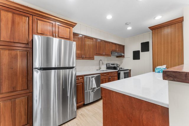 12 Royal Lake 8, Braintree, MA 02184