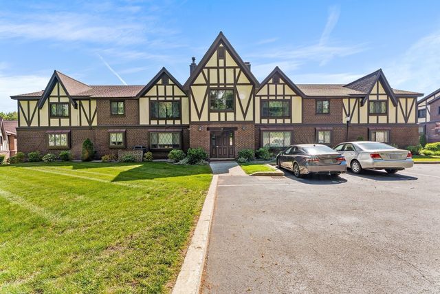 12 Royal Lake 8, Braintree, MA 02184