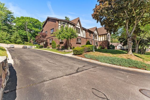 12 Royal Lake 8, Braintree, MA 02184