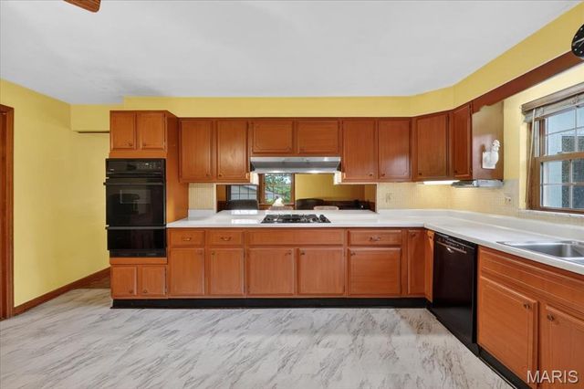 522 Chartier Drive, St Louis, MO 63135