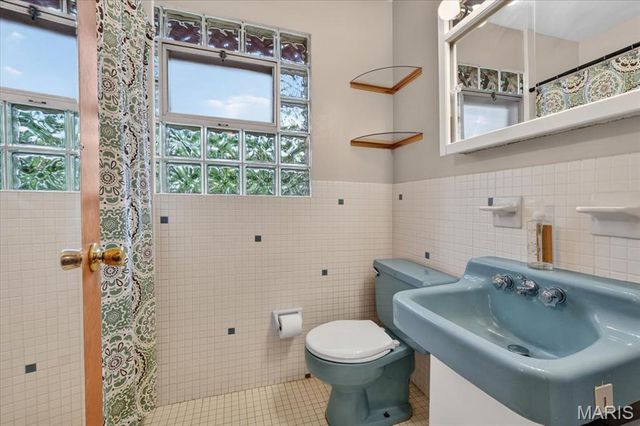 522 Chartier Drive, St Louis, MO 63135