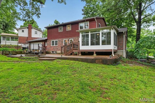 522 Chartier Drive, St Louis, MO 63135