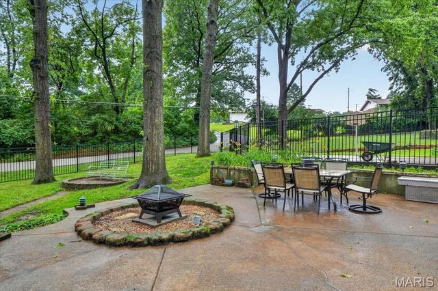 522 Chartier Drive, St Louis, MO 63135