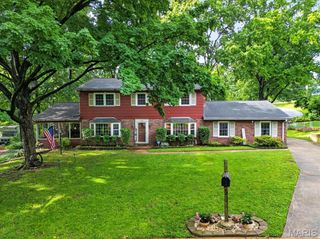 522 Chartier Drive, St Louis, MO 63135