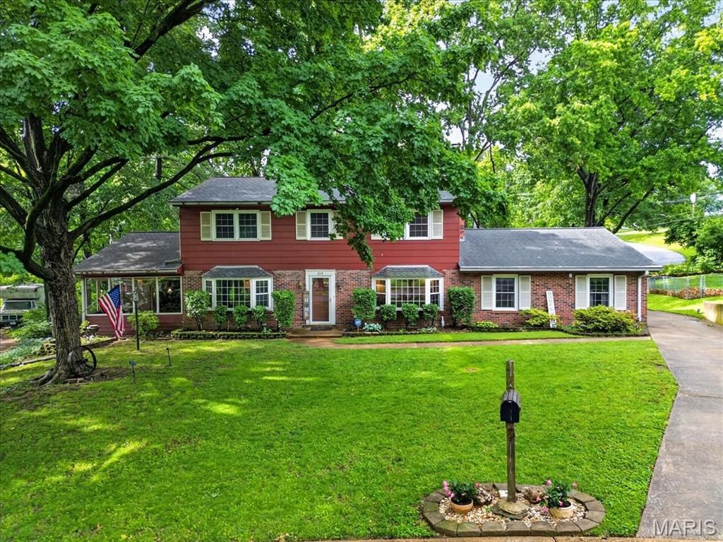 522 Chartier Drive, St Louis, MO 63135