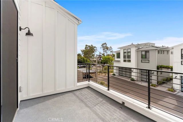 1101 Catania Court 202, Encinitas, CA 92024