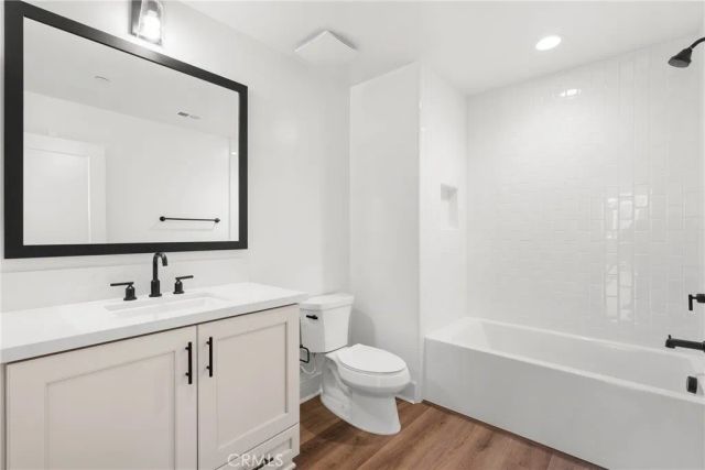 1101 Catania Court 202, Encinitas, CA 92024