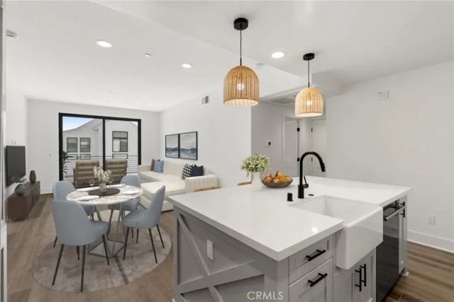 1101 Catania Court 202, Encinitas, CA 92024