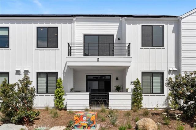 1101 Catania Court 202, Encinitas, CA 92024