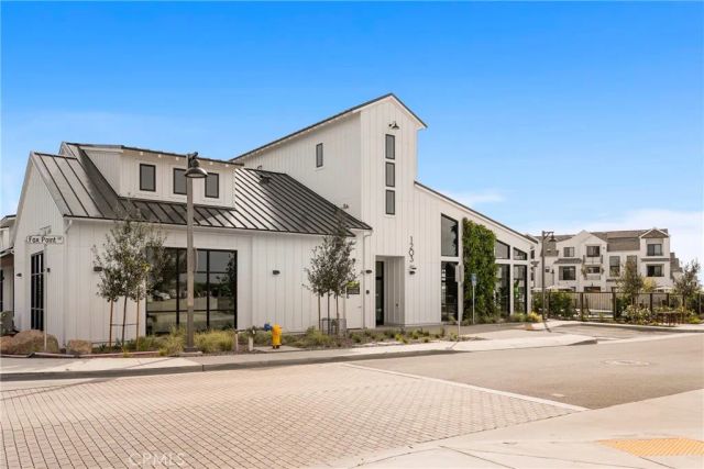 1101 Catania Court 202, Encinitas, CA 92024