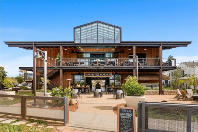 1101 Catania Court 202, Encinitas, CA 92024