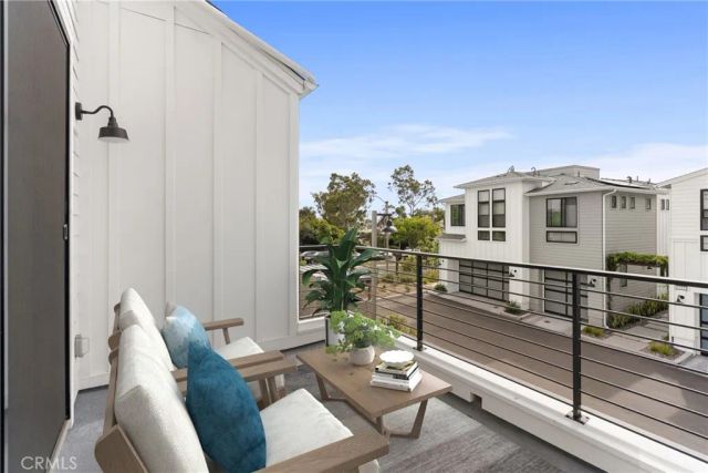 1101 Catania Court 202, Encinitas, CA 92024