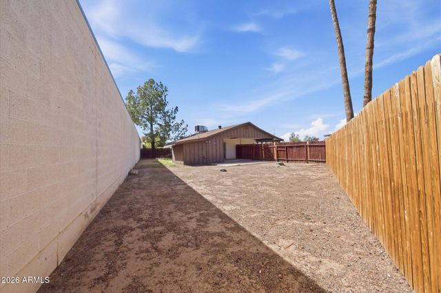 9329 N 44TH Avenue, Glendale, AZ 85302