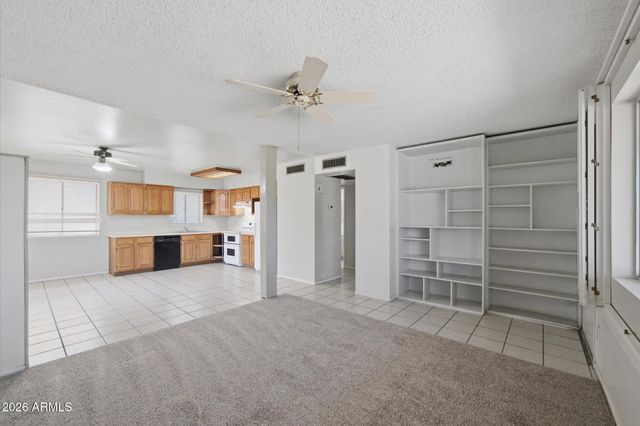 9329 N 44TH Avenue, Glendale, AZ 85302