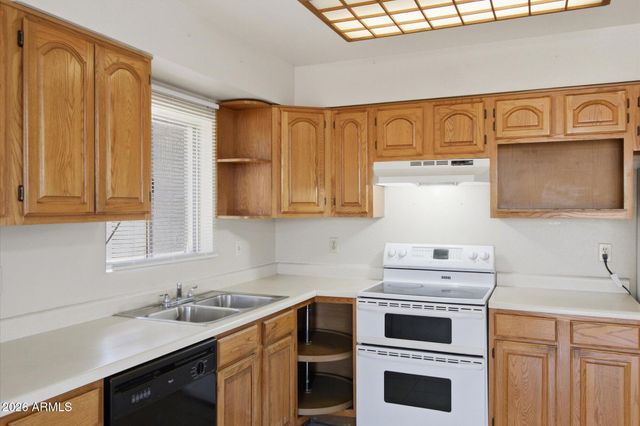 9329 N 44TH Avenue, Glendale, AZ 85302