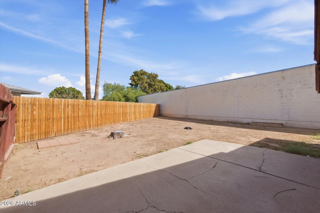 9329 N 44TH Avenue, Glendale, AZ 85302 — photo 5