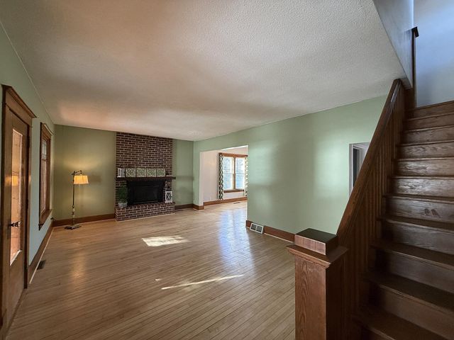 135 E Snelling Avenue, Appleton, MN 56208