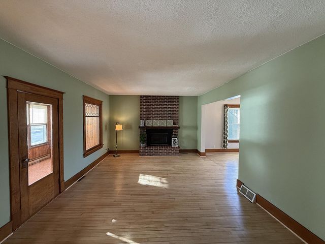 135 E Snelling Avenue, Appleton, MN 56208