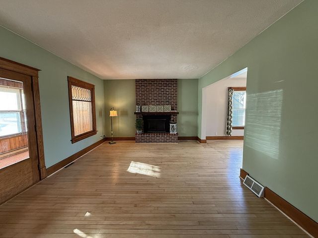 135 E Snelling Avenue, Appleton, MN 56208