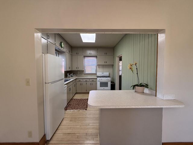 135 E Snelling Avenue, Appleton, MN 56208