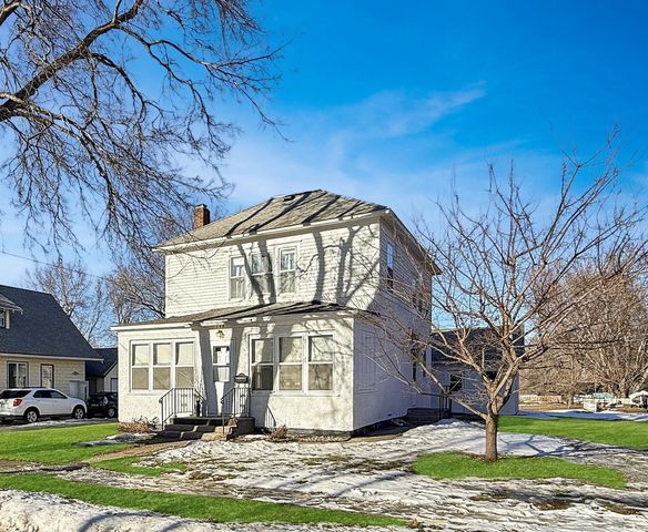 135 E Snelling Avenue, Appleton, MN 56208