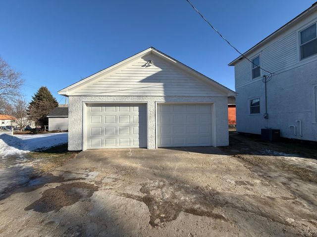 135 E Snelling Avenue, Appleton, MN 56208
