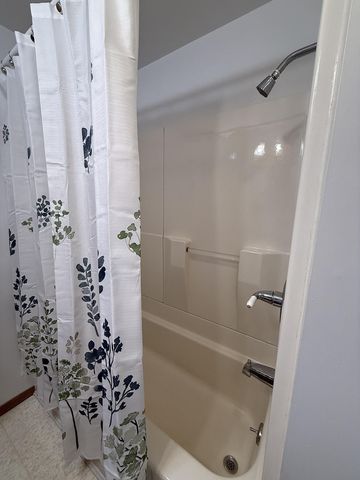 135 E Snelling Avenue, Appleton, MN 56208