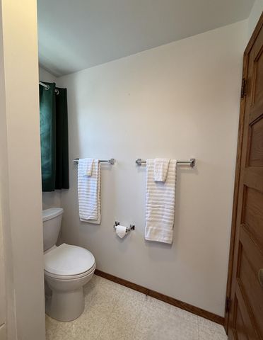 135 E Snelling Avenue, Appleton, MN 56208