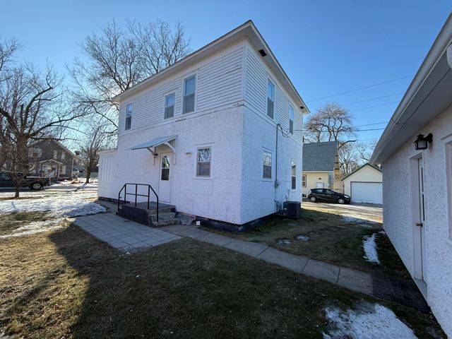 135 E Snelling Avenue, Appleton, MN 56208
