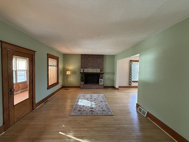 135 E Snelling Avenue, Appleton, MN 56208
