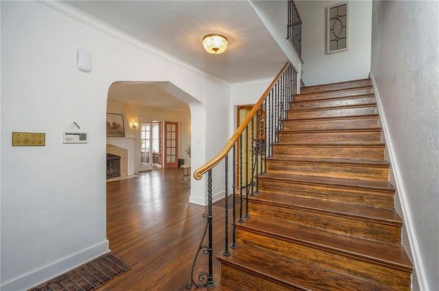 801 Valentine Road, Kansas City, MO 64111