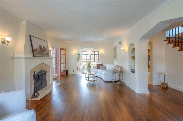 801 Valentine Road, Kansas City, MO 64111