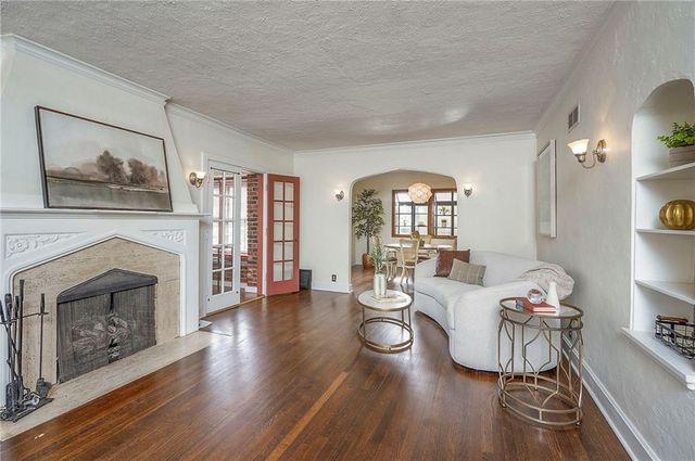 801 Valentine Road, Kansas City, MO 64111