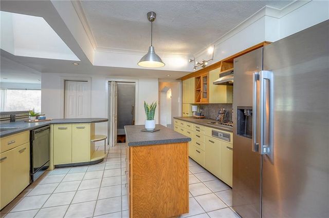 801 Valentine Road, Kansas City, MO 64111