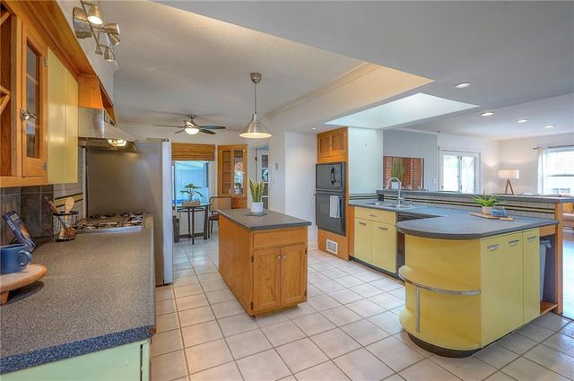801 Valentine Road, Kansas City, MO 64111