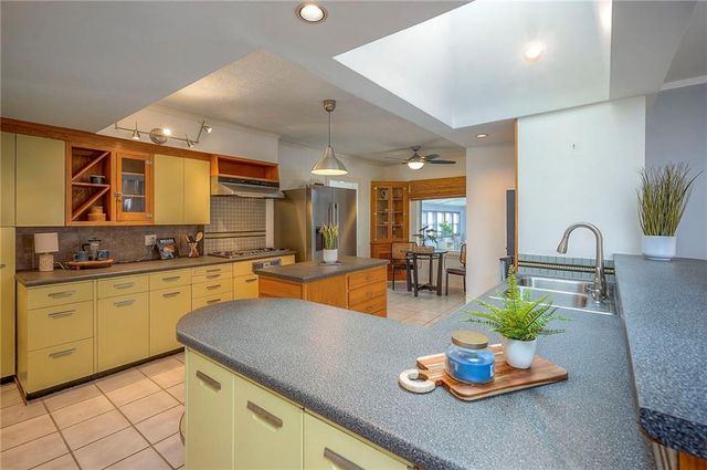 801 Valentine Road, Kansas City, MO 64111