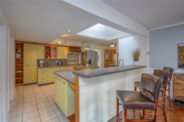 801 Valentine Road, Kansas City, MO 64111