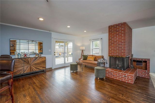 801 Valentine Road, Kansas City, MO 64111