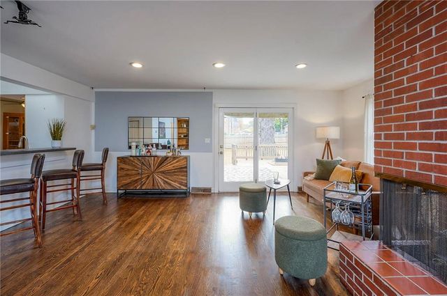 801 Valentine Road, Kansas City, MO 64111