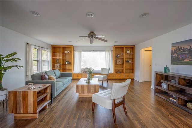 801 Valentine Road, Kansas City, MO 64111