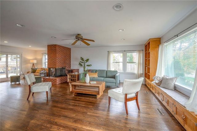 801 Valentine Road, Kansas City, MO 64111